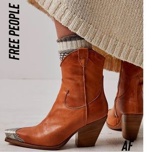 Vero Cuoio Tan Heeled Boots